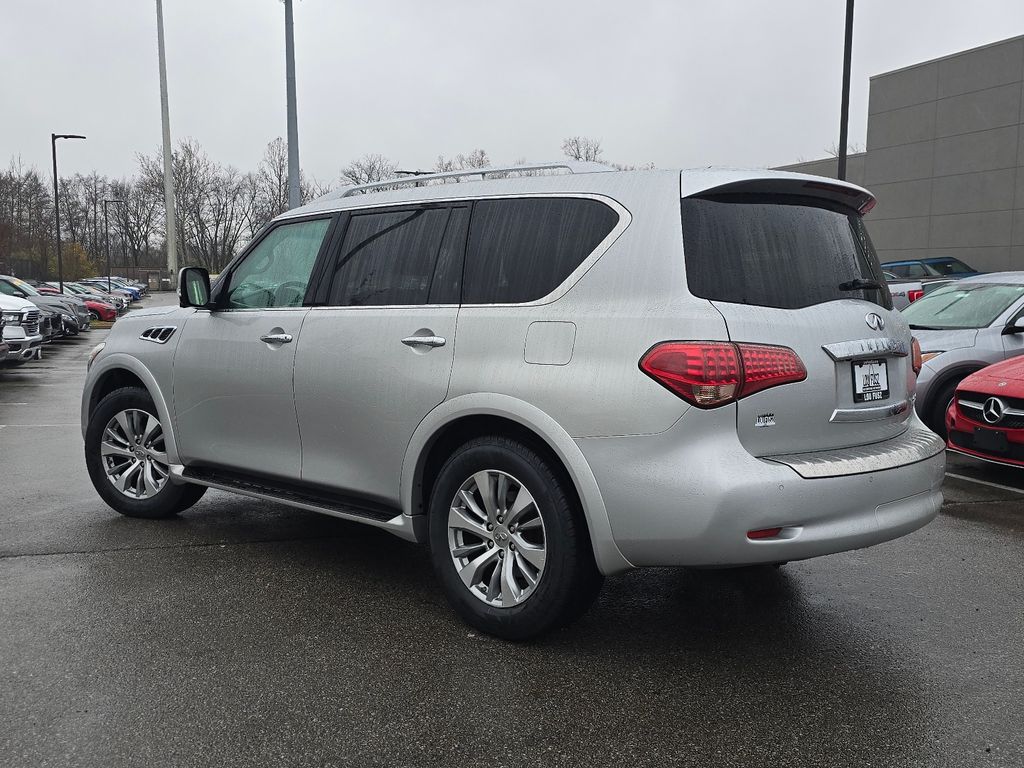 2017 Infiniti QX80 Base photo 4