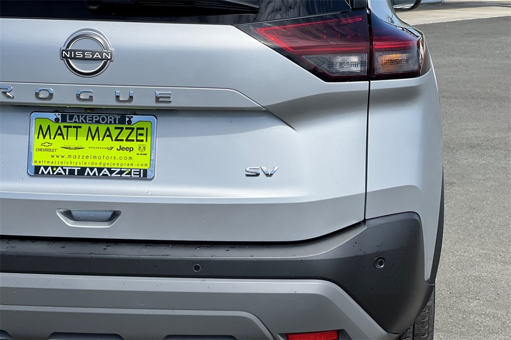 2023 Nissan Rogue SV photo 11