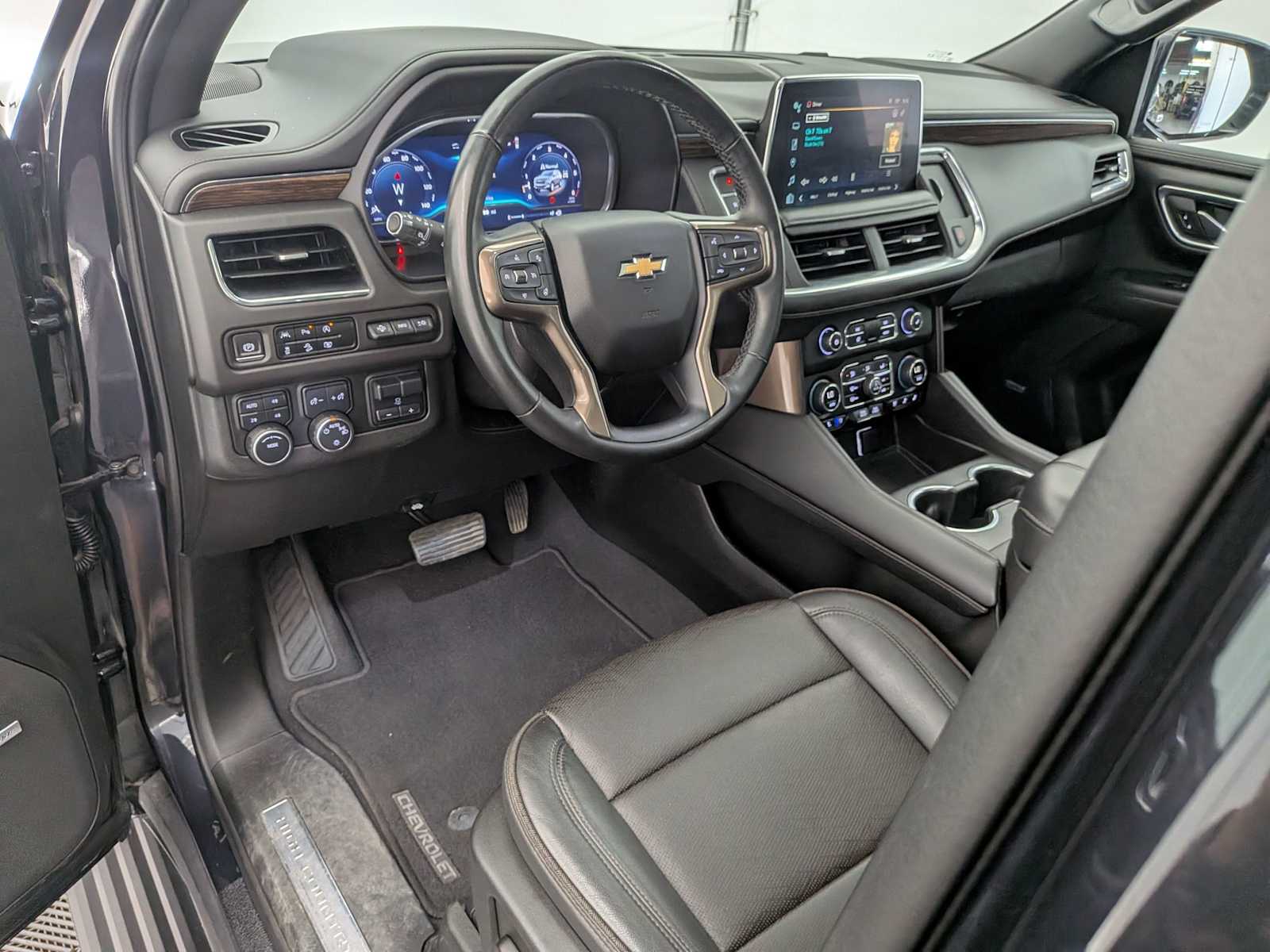 2023 Chevrolet Tahoe High Country photo 2