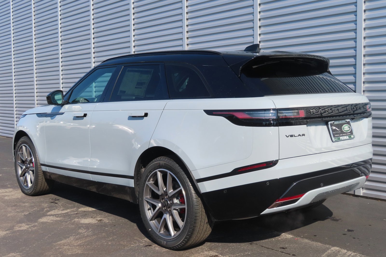 2025 Land Rover Range Rover Velar SE photo 2