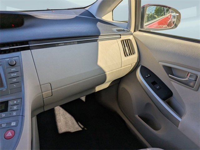 2015 Toyota Prius Four photo 14