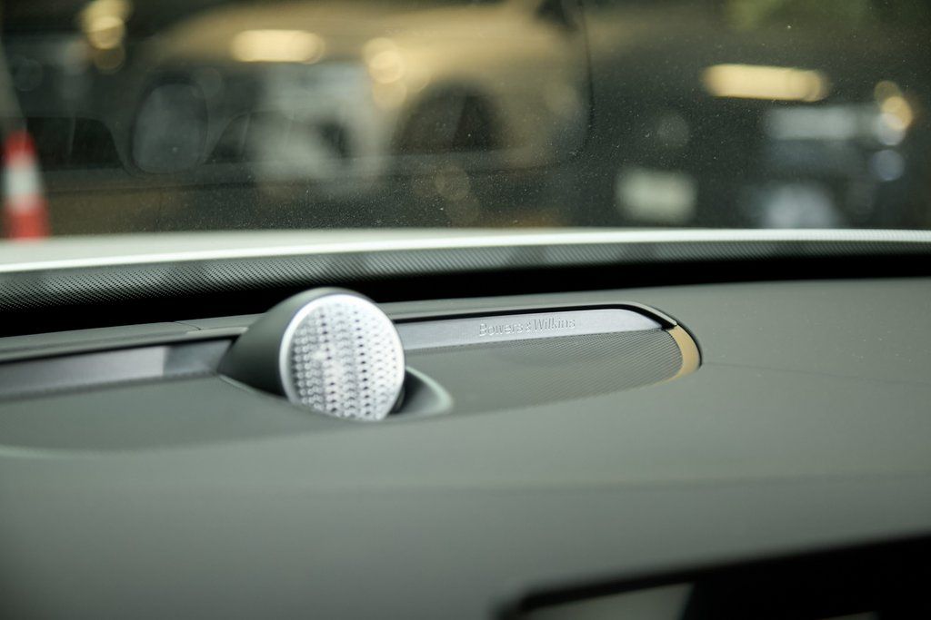 2026 VOLVO XC90 - Image 12