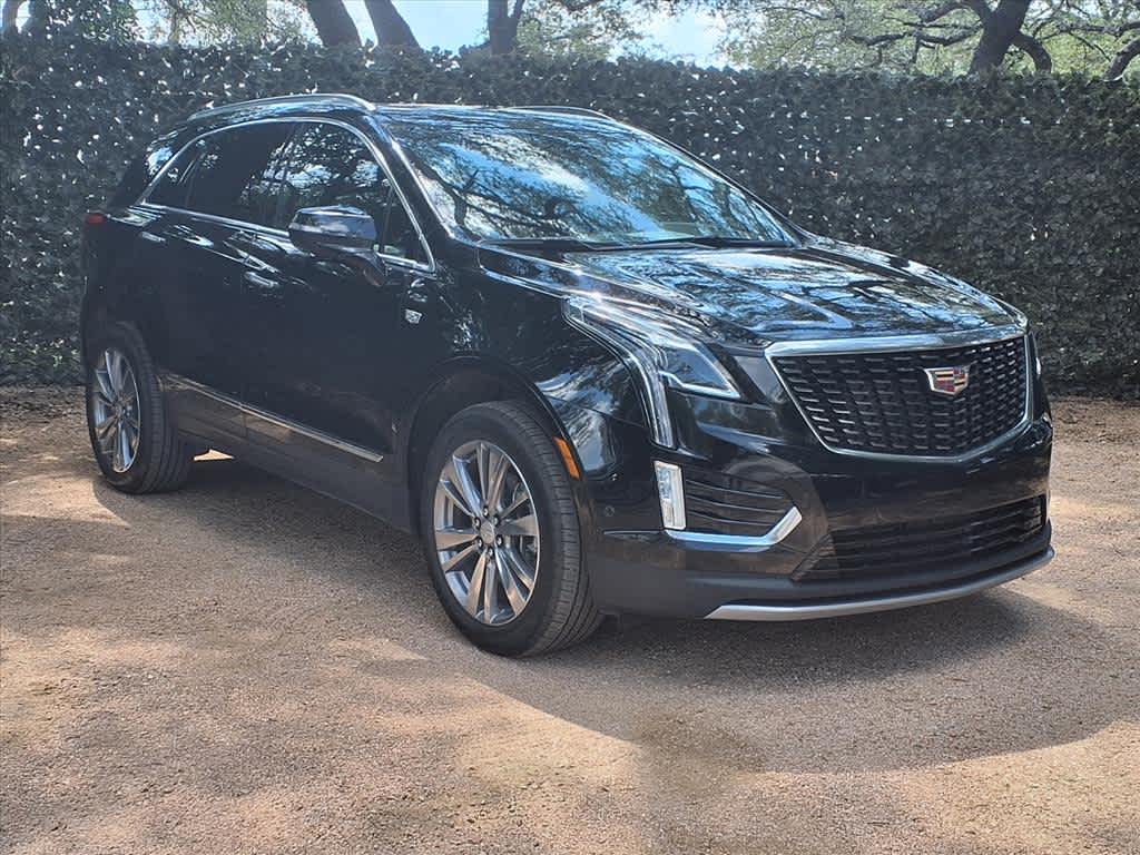 2025 Cadillac XT5 Premium Luxury photo 3