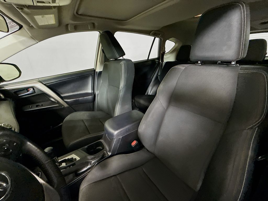 2018 Toyota RAV4 XLE photo 16