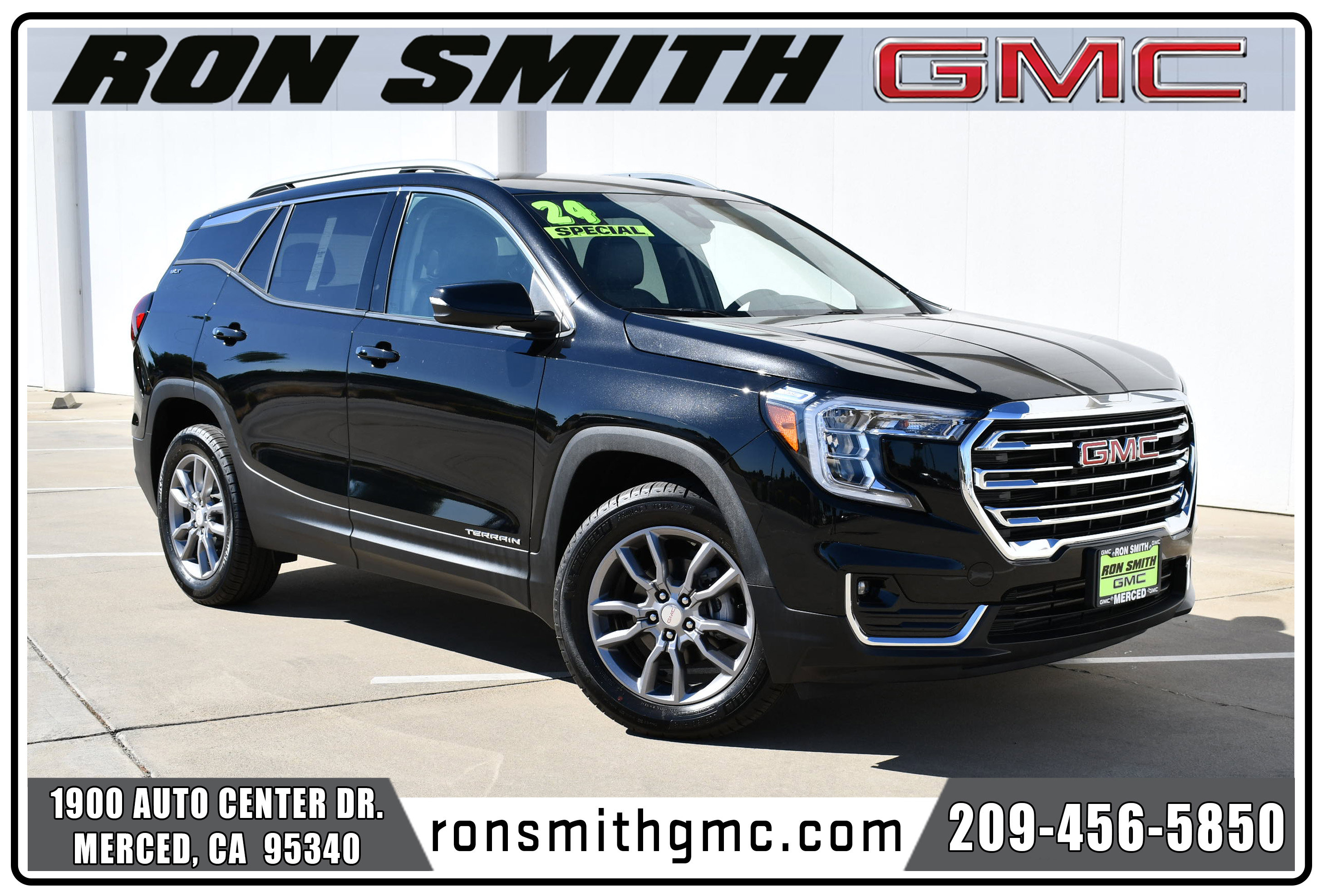 2024 GMC Terrain SLT's photo