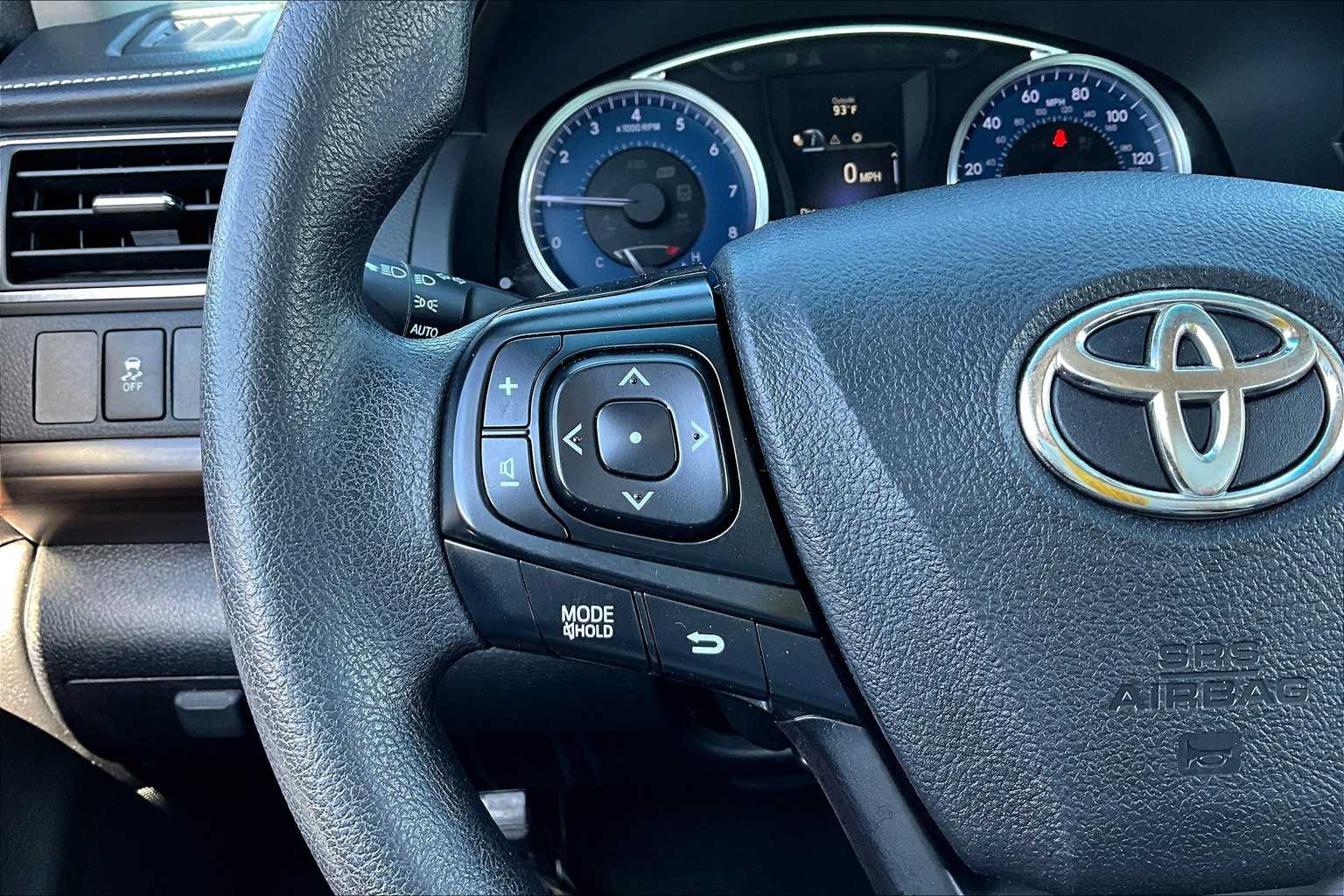 2017 Toyota Camry LE photo 21