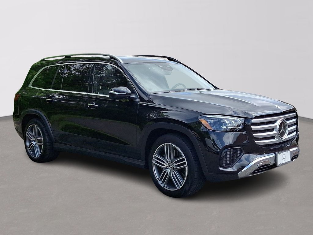 2025 Mercedes Benz GLS 450 4MATIC photo 3