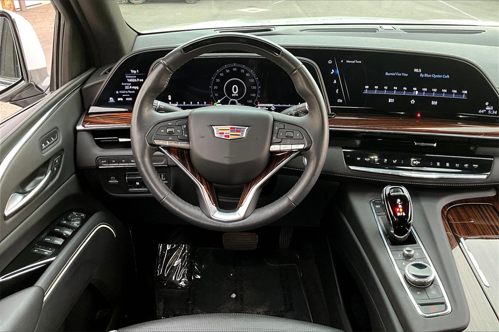 2023 Cadillac Escalade Premium Luxury photo 5