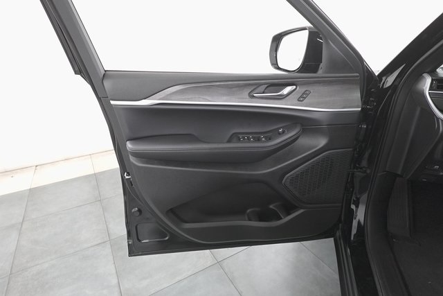 2025 Jeep Grand Cherokee Limited photo 6