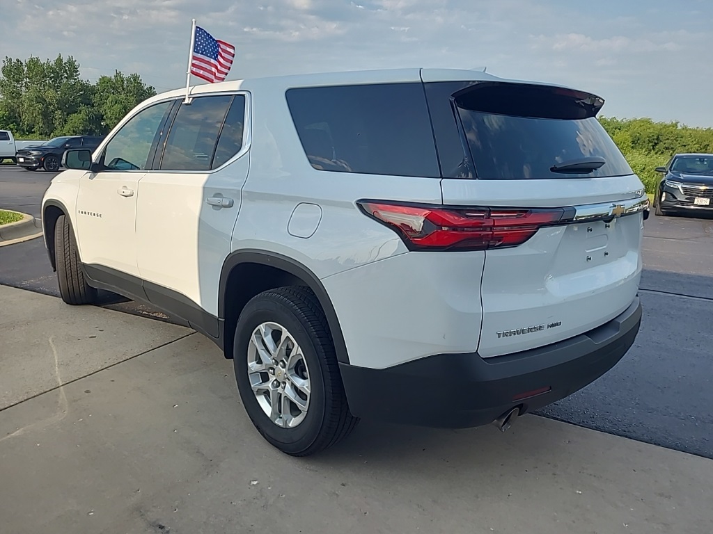 2022 Chevrolet Traverse LS photo 5