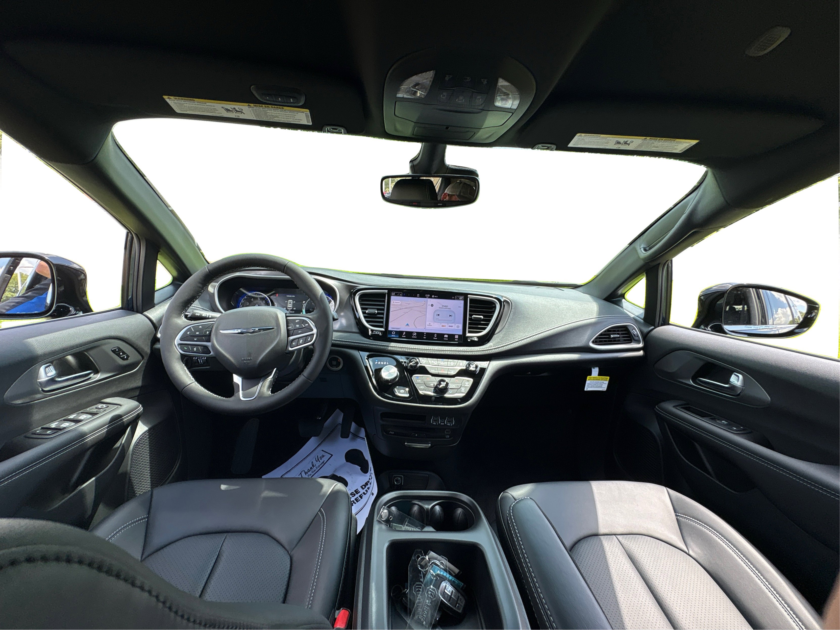 2025 Chrysler Pacifica photo 16