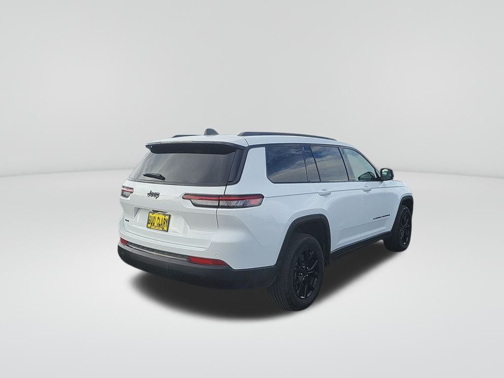 2024 Jeep Grand Cherokee Altitude photo 4