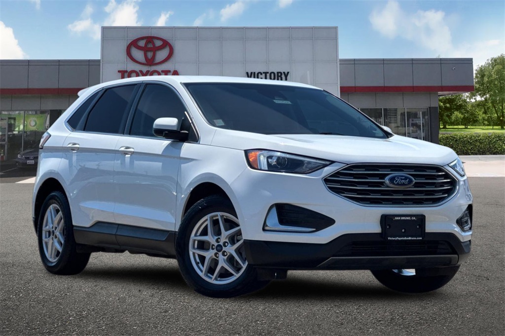 2022 Ford Edge SEL photo 2
