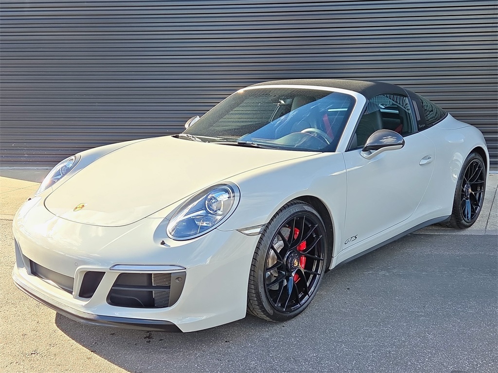 2018 Porsche 911 GTS's photo
