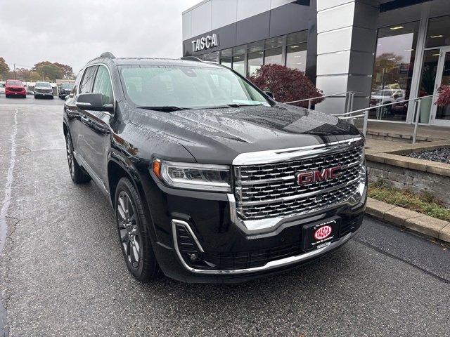 2023 GMC Acadia Denali's photo