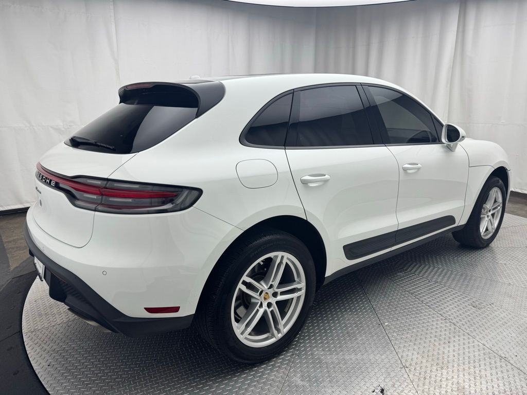 2022 Porsche Macan Base photo 10