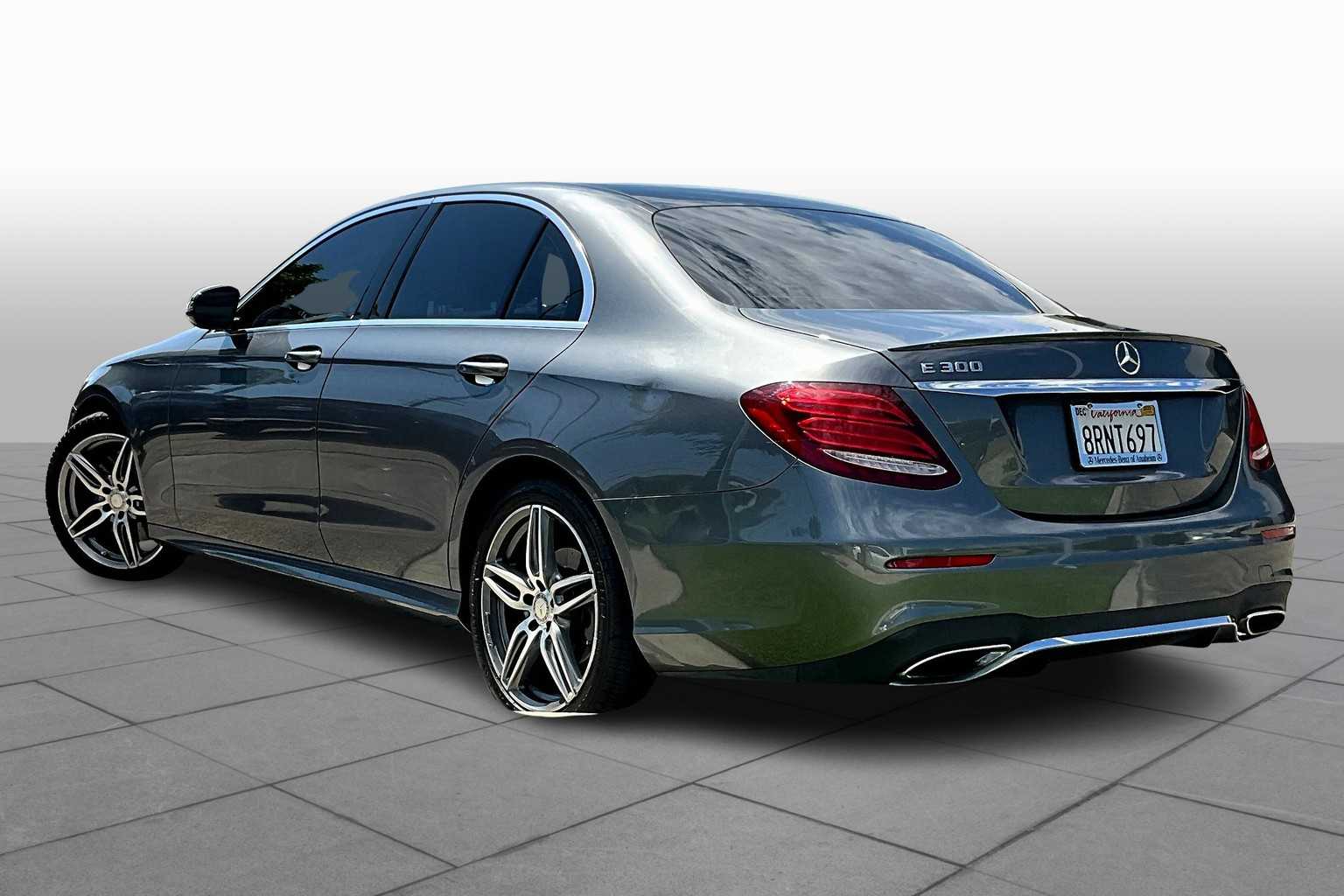 2017 Mercedes Benz E 300 Sport photo 10