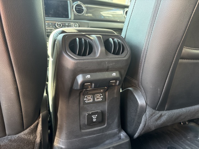 2022 Jeep Wrangler Unlimited Sahara Altitude photo 13