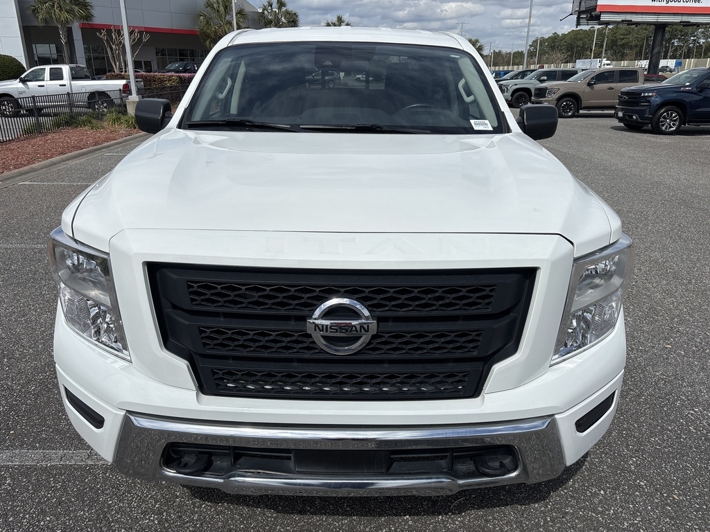2022 Nissan Titan SV photo 8