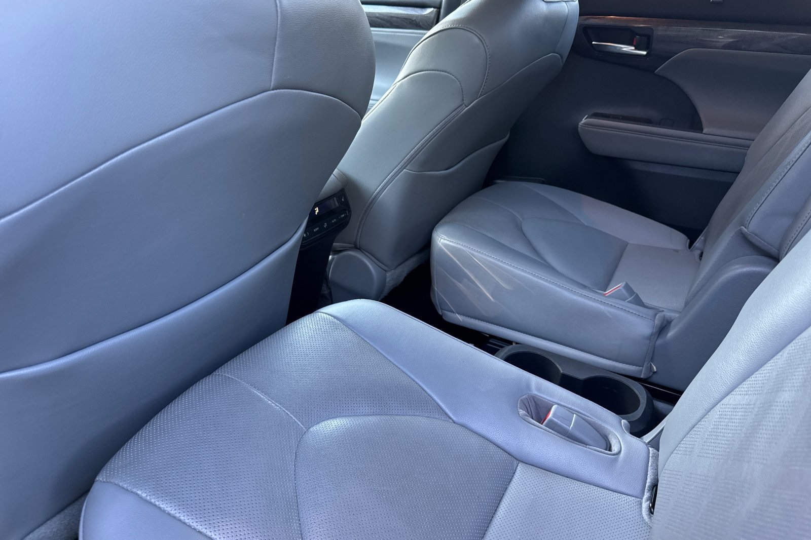 2022 Toyota Highlander Platinum photo 4