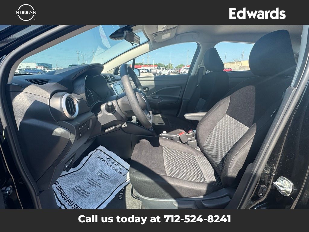 2024 Nissan Versa 1.6 S photo 10