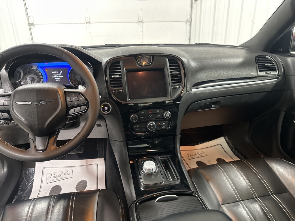 2022 Chrysler 300 S photo 14