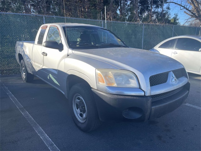 2008 Mitsubishi Raider LS 2wd's photo