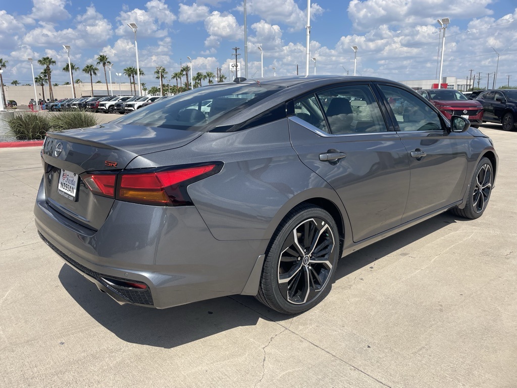 2025 Nissan Altima SR photo 3