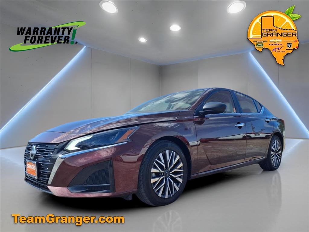 2024 Nissan Altima 2.5 SV photo 2