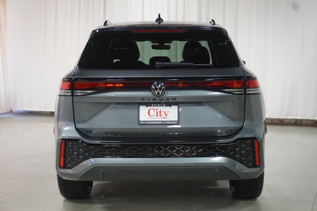 2025 Volkswagen Tiguan SE R-Line Black photo 4