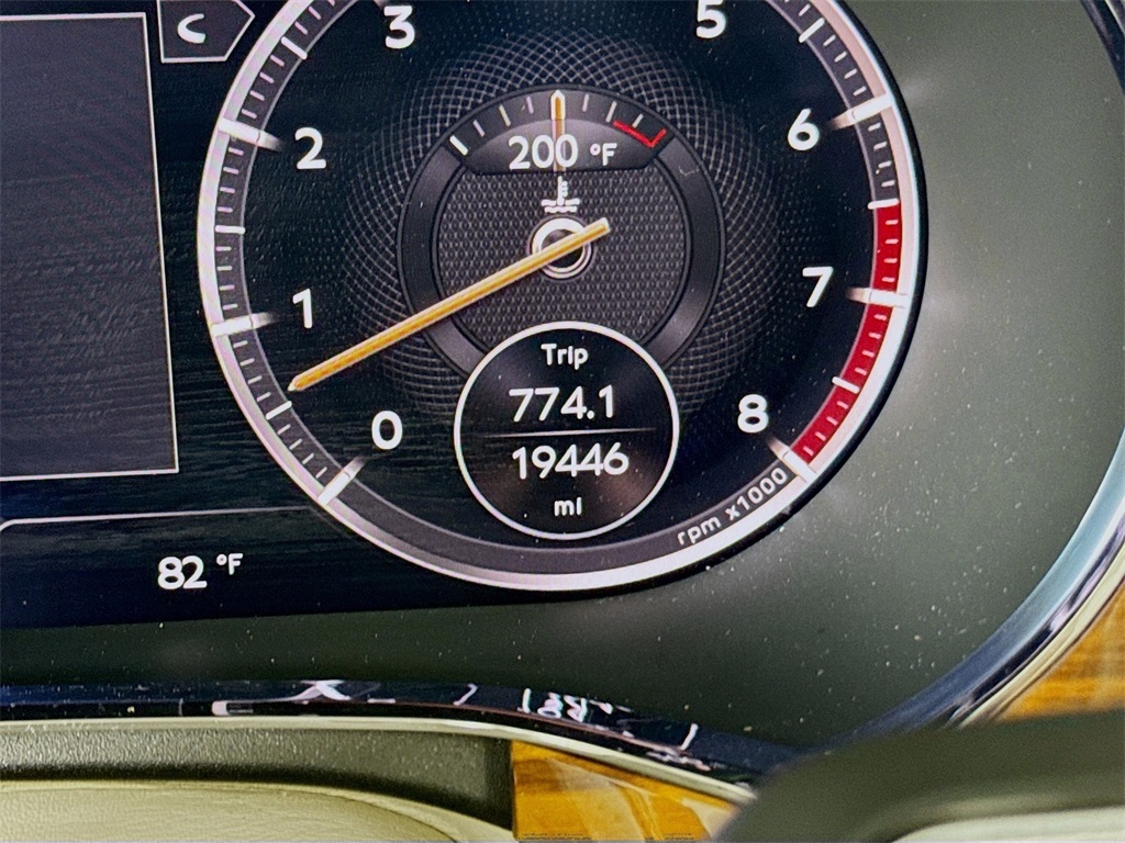 2022 Bentley Continental GT V8 photo 12