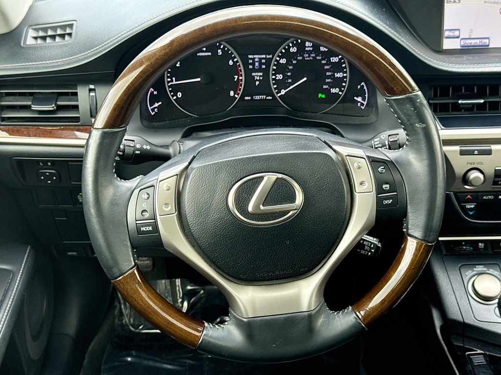 2014 Lexus ES 350 photo 23