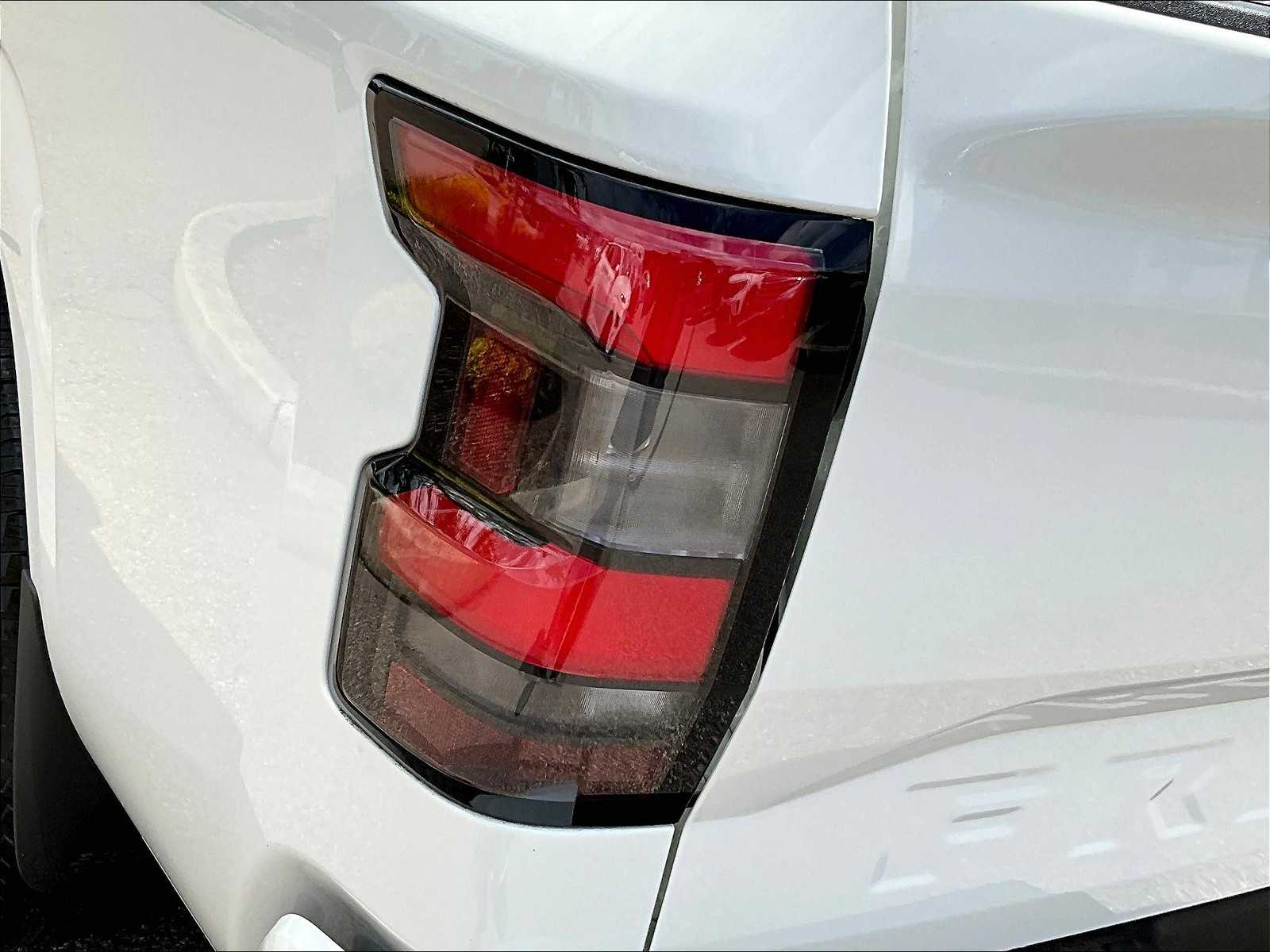 2025 Nissan Frontier SV photo 33