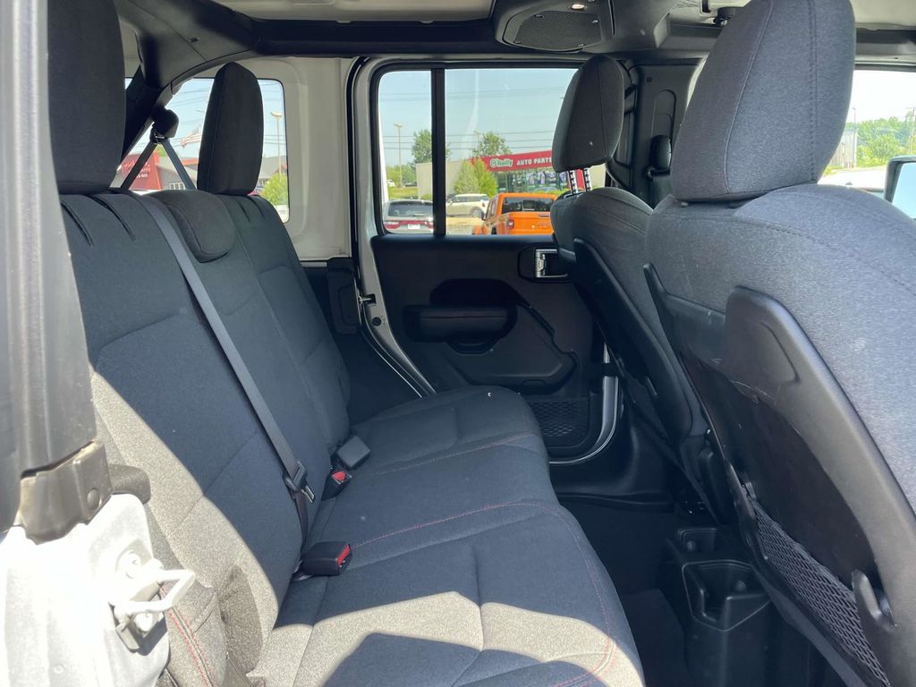 2024 Jeep Wrangler Rubicon photo 15