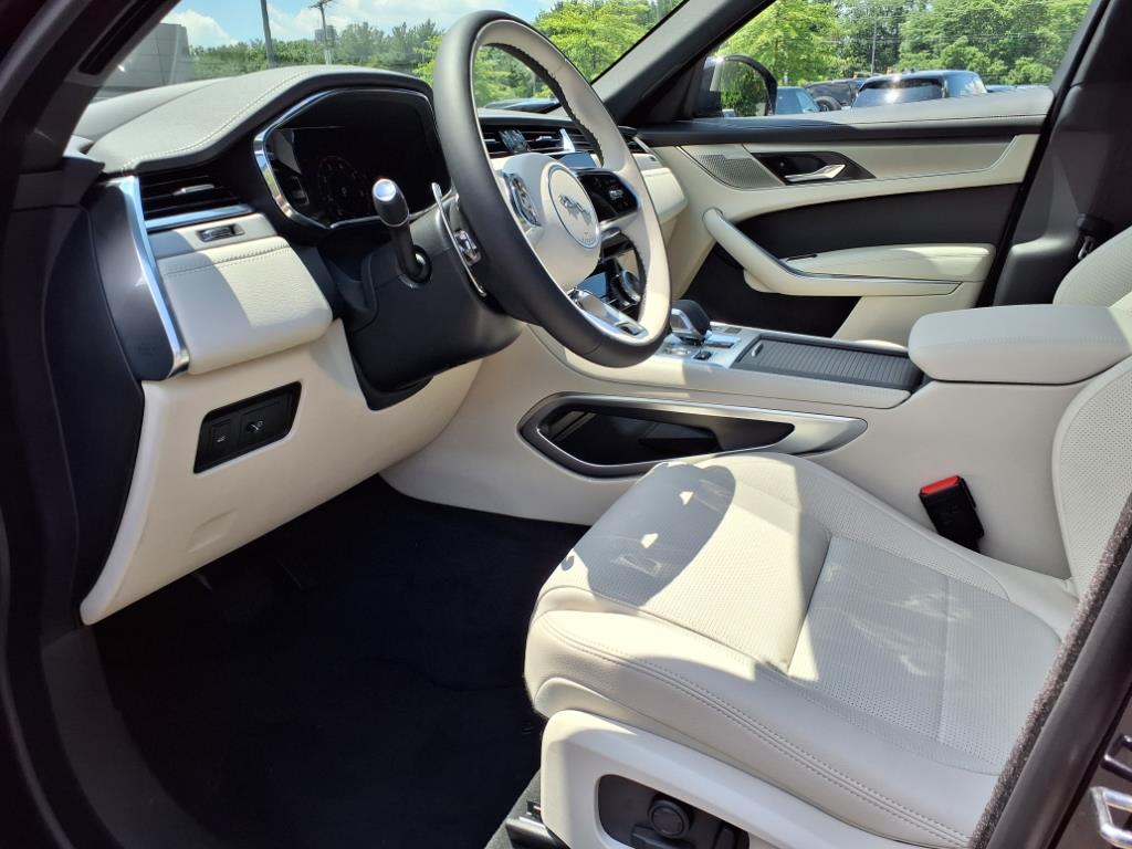 2026 Jaguar F-PACE P250 R-Dynamic S photo 17