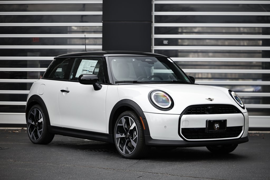 2026 MINI Hardtop 2 Door Oxford Edition's photo
