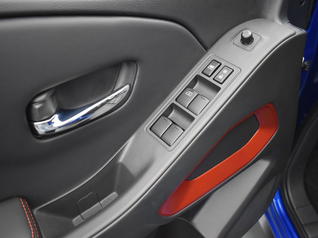 2025 Nissan Frontier photo 26