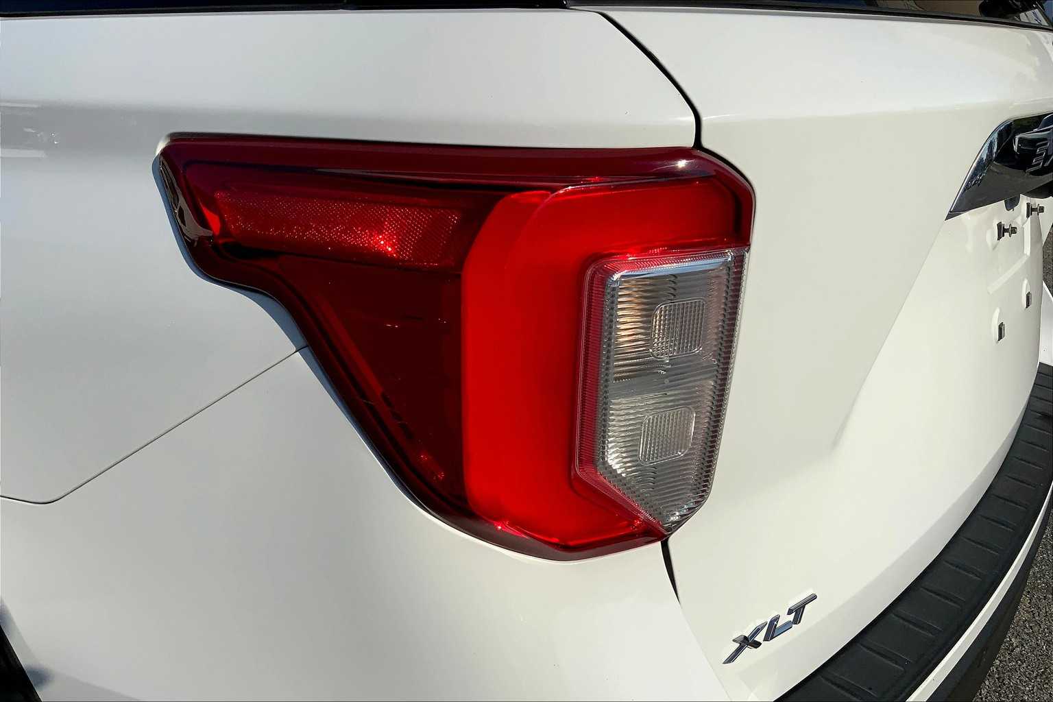2020 Ford Explorer XLT photo 25