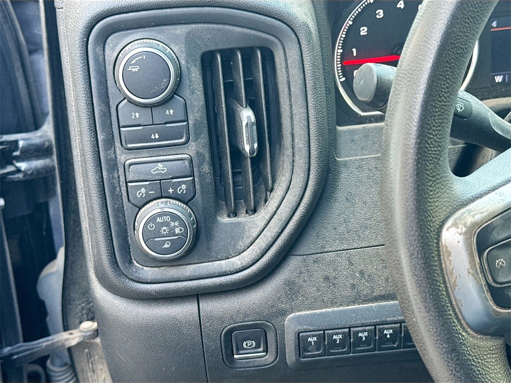 2023 Chevrolet Silverado 3500HD Work Truck photo 9