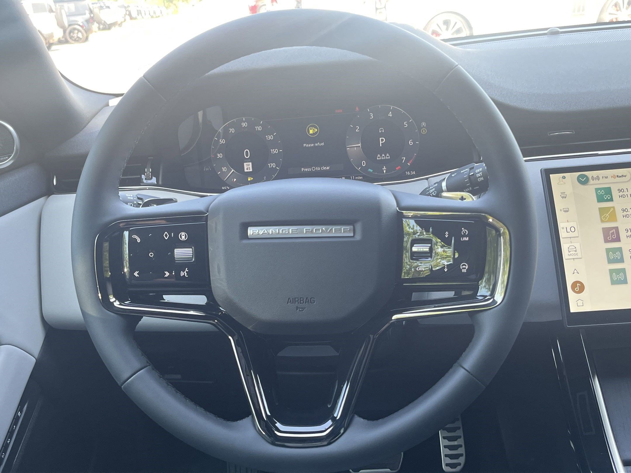 2026 Land Rover Range Rover Evoque Dynamic SE photo 13