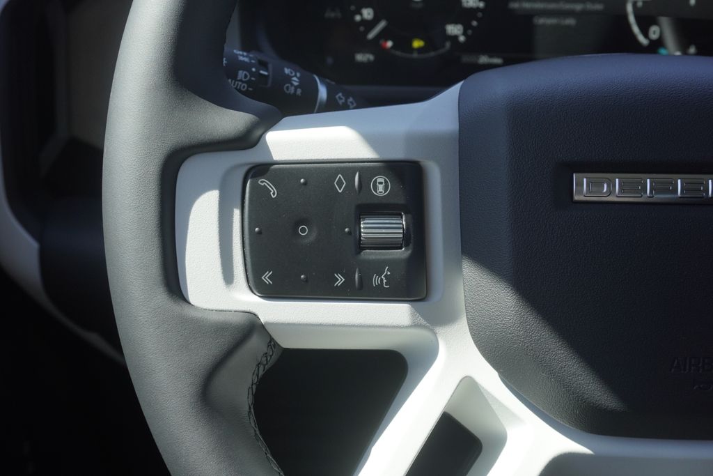 2025 Land Rover Defender 130 S photo 12