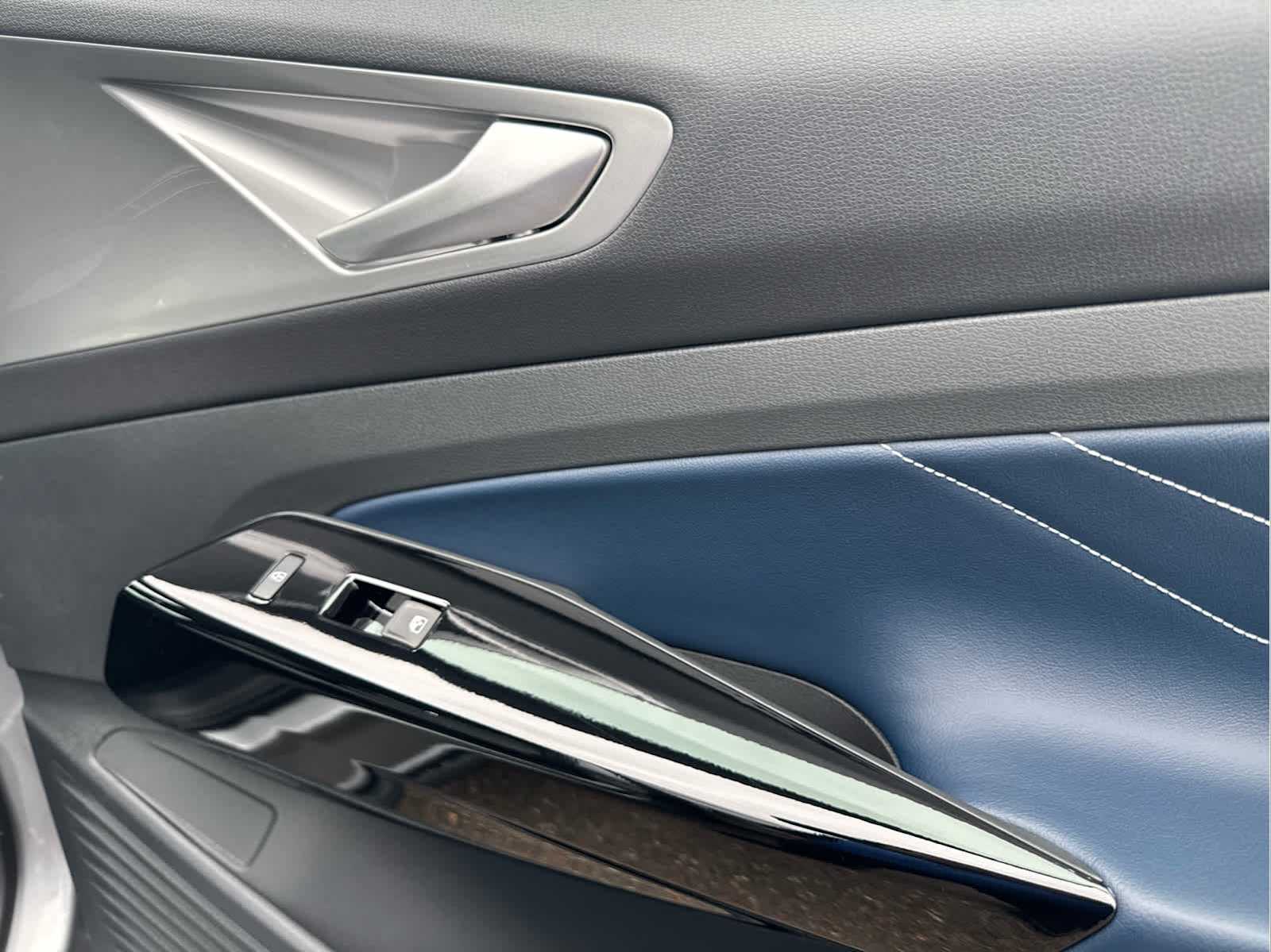 2025 Volkswagen ID.4 Pro S photo 31