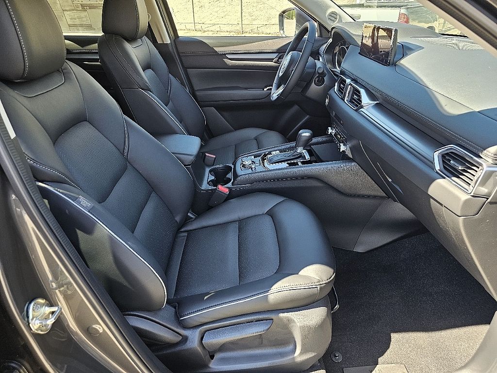 2025 Mazda CX-5 2.5 Select photo 12
