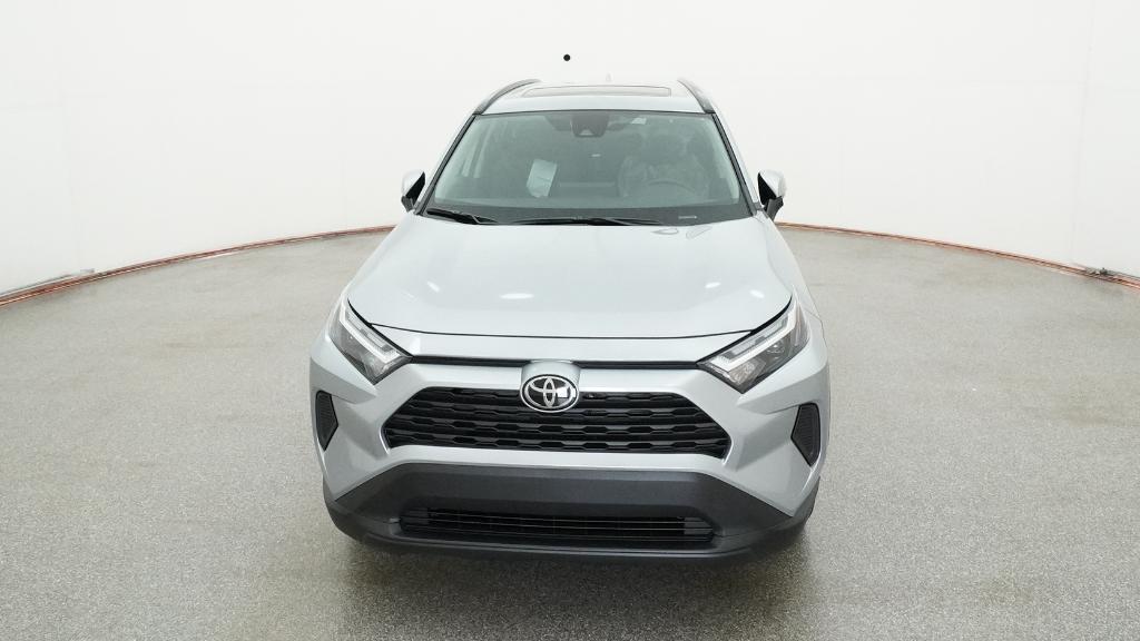 2025 Toyota RAV4 XLE photo 2
