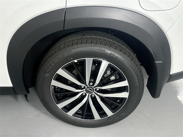 2025 Nissan Pathfinder Platinum photo 9