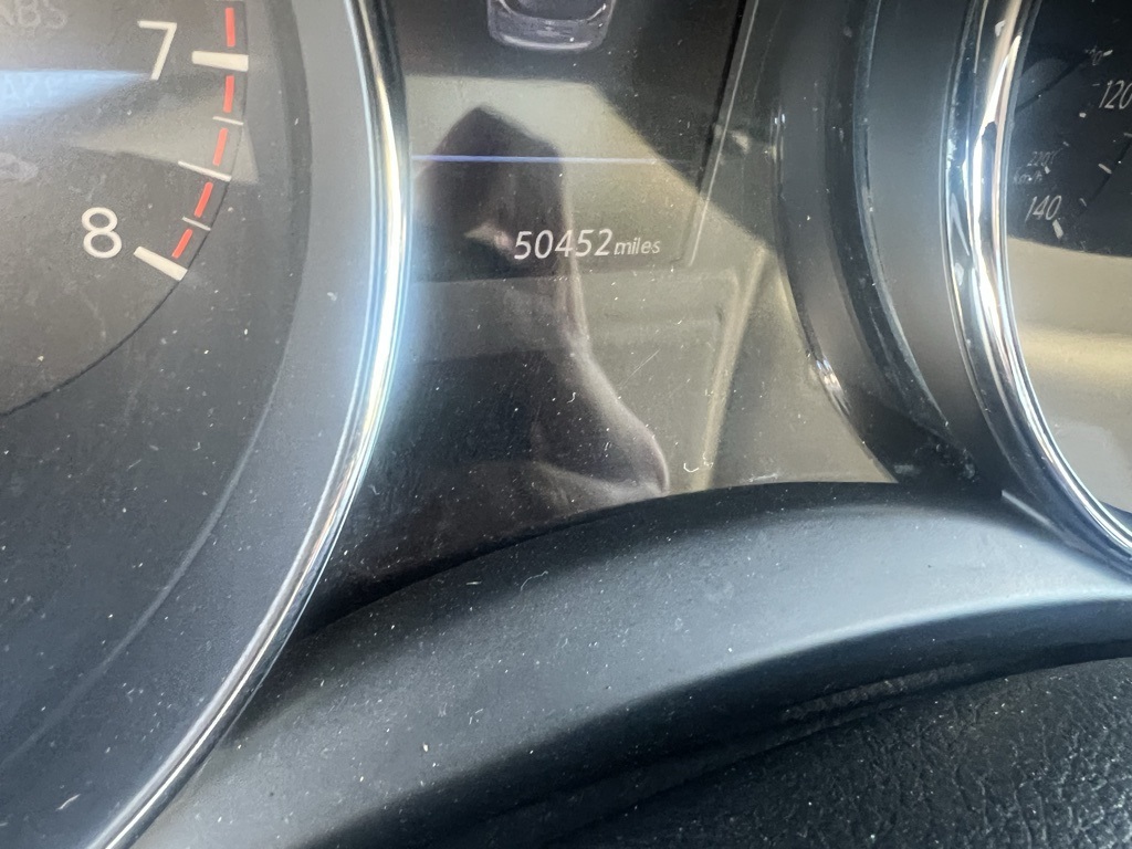 2019 Nissan Rogue SV photo 6