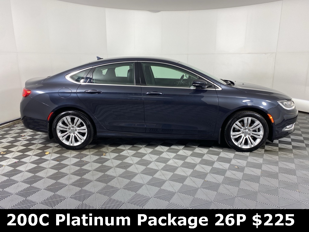 2016 Chrysler 200 C photo 3