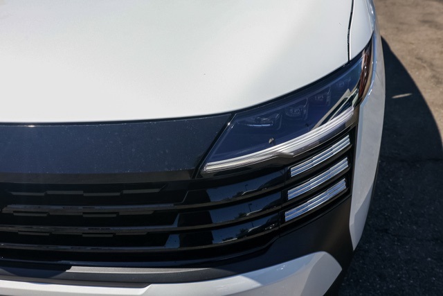 2025 Nissan Kicks SV photo 7