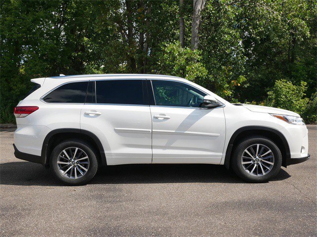 2017 Toyota Highlander XLE photo 7