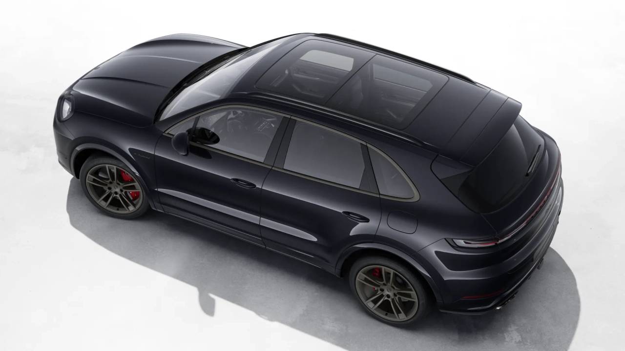2026 Porsche Cayenne Turbo E-Hybrid photo 4